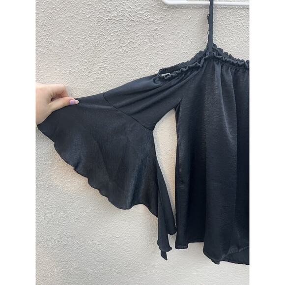 Womens Crave Fame by Almost Famous Top Size Small Black Cold Shoulder - Picture 3 of 11